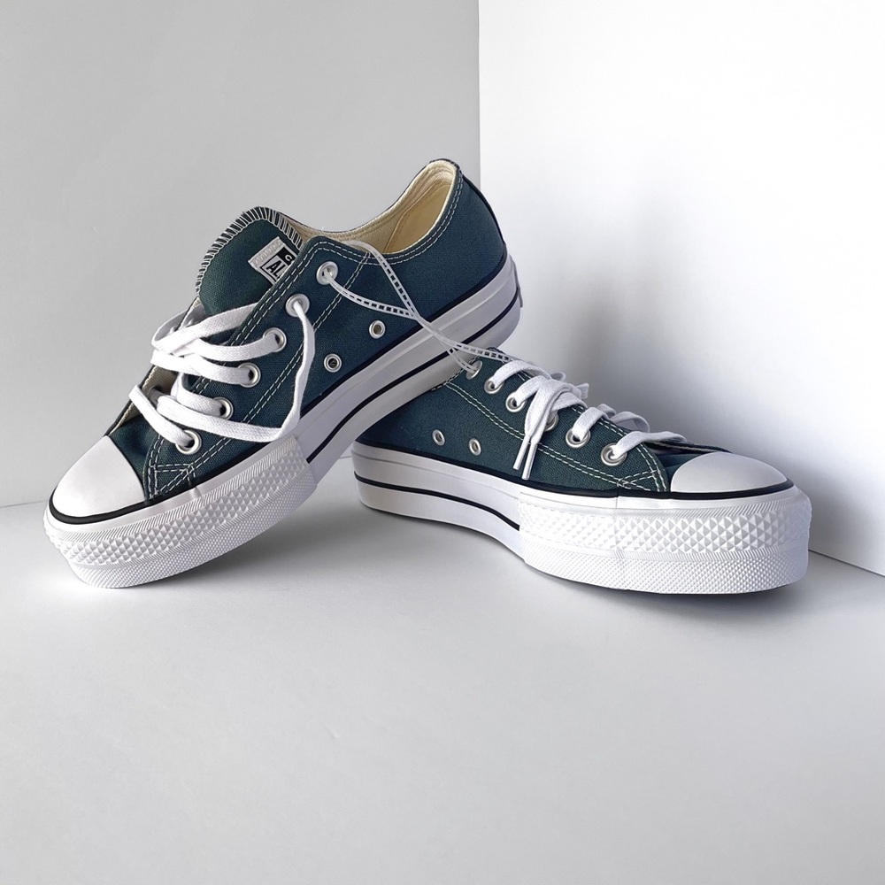 7.5 Womens’ Converse Chuck Taylor All Star Oxford Platform Shoes Ivory